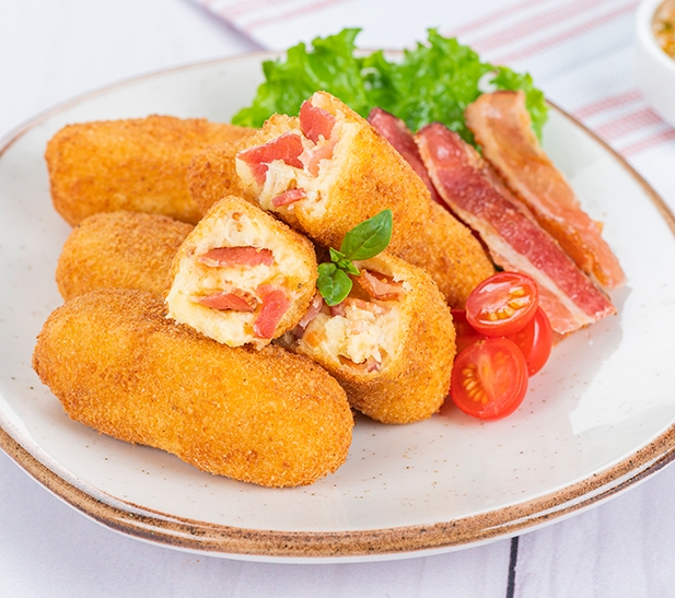 Deditos de yuca con tocino 